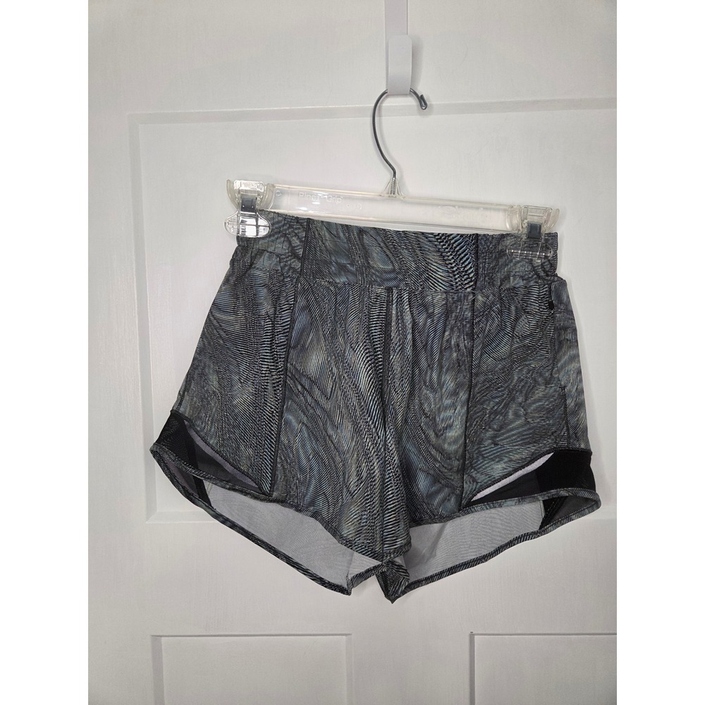 Lululemon Hotty Hot‎ High-Rise Lined Shorts 4 Tall Grey Black Wave Print Size 4